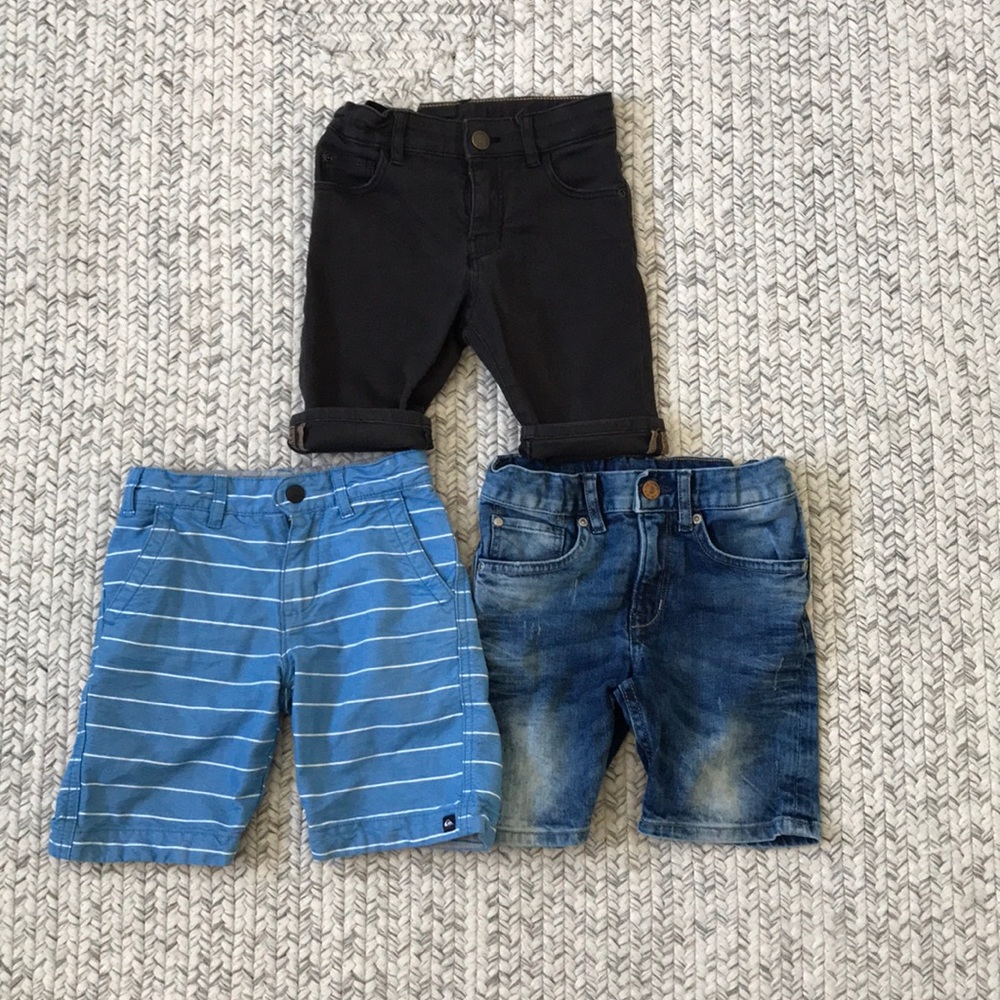 Bundle of 3 denim shorts for boys!